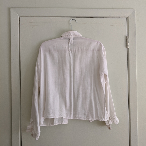 BDG Light, Loose-fitting Cotton Button-up - Picture 9 of 9